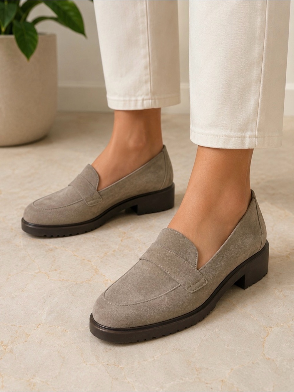 Munro Geena Loafer Slip On Taupe Suede Leather Size 10 NARROW WIDTH